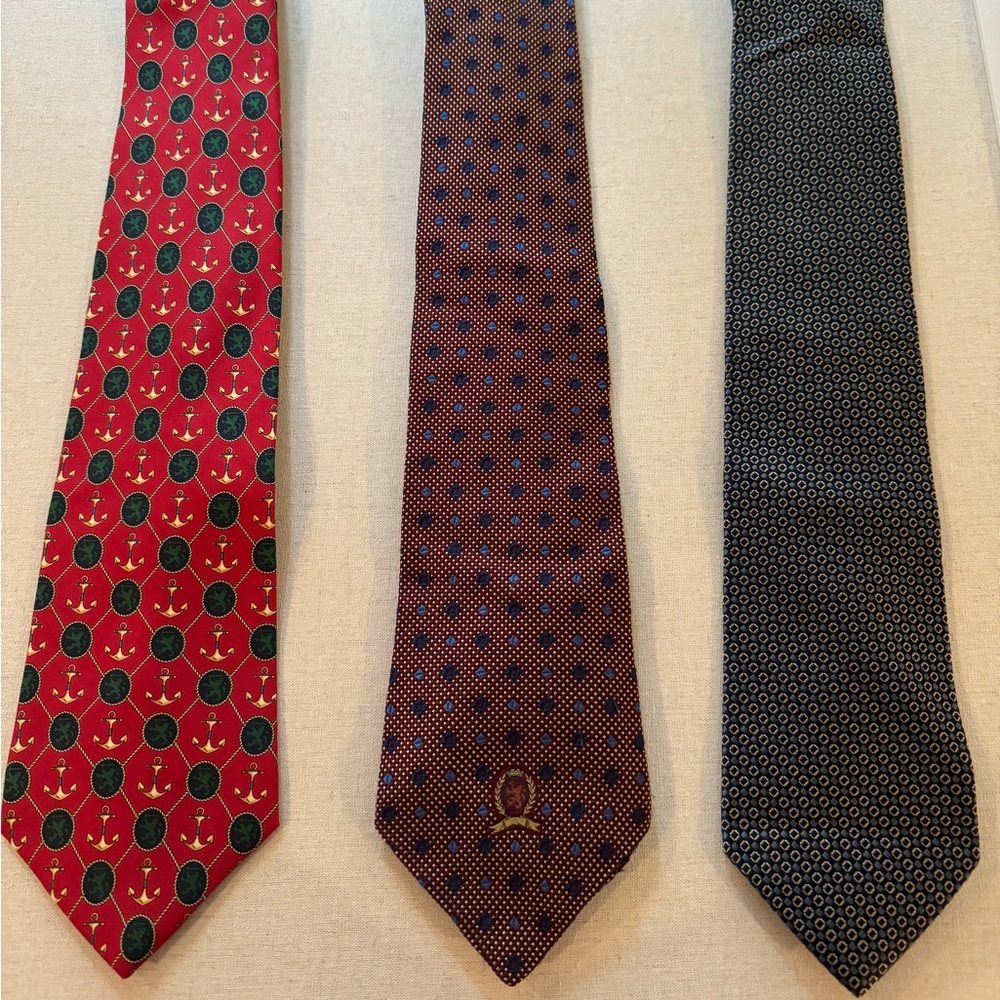 11 Tommy Hilfiger ties. Some NWT. All like new condition.